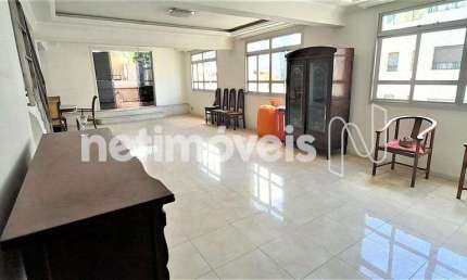 Cobertura de apartamento à venda no bairro Santo Antônio com 280 m² e 4 dormitórios/quartos.