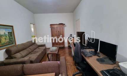 Apartamento à venda no bairro Santo Agostinho com 90 m² e 3 dormitórios/quartos.