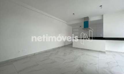 Venda de apartamento com 3 dormitórios no bairro Coração Eucarístico - 76 m² disponíveis