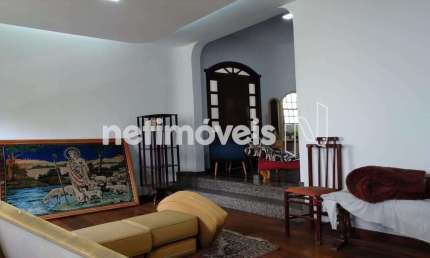 Casa residencial à venda no Sagrada Família, 425 m² e 5 dormitórios/quartos disponíveis.