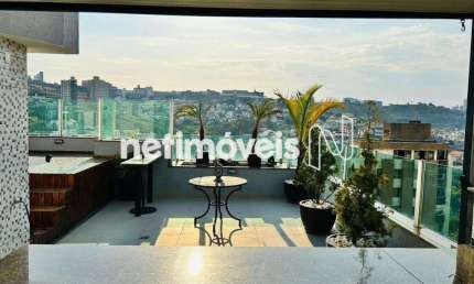 Apartamento cobertura à venda no bairro Santa Lúcia com 220 m² e 2 dormitórios/quartos.