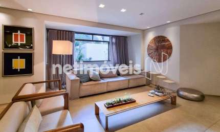 Apartamento à venda no bairro Lourdes com 200m² e 4 dormitórios/quartos disponíveis.