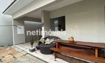 Casa residencial à venda no bairro Serra com 386 m² e 3 dormitórios/quartos.