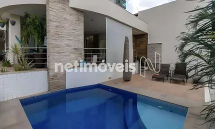 Casa residencial à venda no bairro Santa Lúcia com 321 m² e 4 dormitórios.