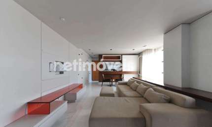 Apartamento à venda no bairro Lourdes com 75 m² e 1 dormitório/quarto disponível.