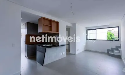 Cobertura à venda com 127 m² e 2 dormitórios no bairro Santo Antônio.