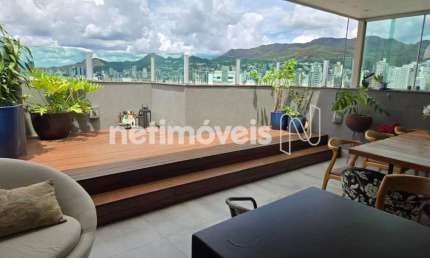 Cobertura à venda no bairro São Pedro, 172 m² com 4 dormitórios/quartos disponíveis.
