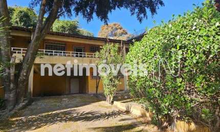 Casa residencial à venda no bairro Buritis com 359 m² e 3 dormitórios/quartos.