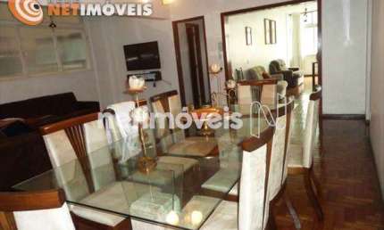 Apartamento à venda no Centro com 228 m² e 4 dormitórios/quartos disponíveis.