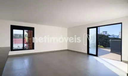 Apartamento à venda com 4 dormitórios no bairro Vila Paris e 207 m² de área útil.