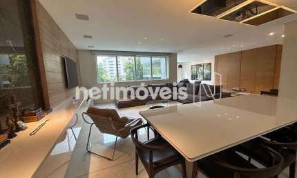 Apartamento à venda no bairro Funcionários com 4 dormitórios/quartos e 266 m².