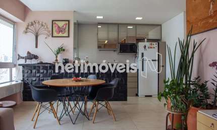 Apartamento à venda no bairro Coração de Jesus com 75m² e 3 dormitórios/quartos.