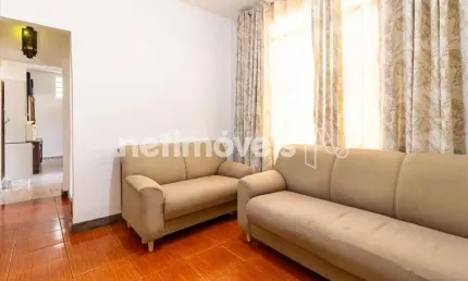 Casa residencial à venda no bairro Renascença com 300 m² e 3 dormitórios/quartos.