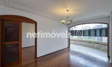 Apartamento à venda no bairro Santo Agostinho com 244m² e 4 dormitórios/quartos