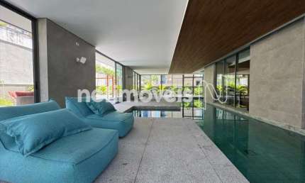 Apartamento para Aluguel na Savassi com 81 m² e 2 dormitórios/quartos disponíveis