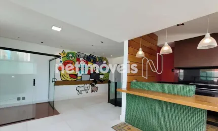 Cobertura à venda em Santa Efigênia com 2 dormitórios e 144 m² de área útil.