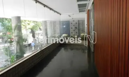 Apartamento à venda no Centro com 145 m² e 3 dormitórios/quartos disponíveis.