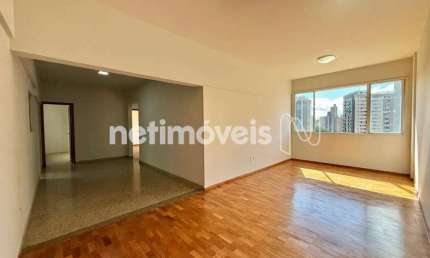 Apartamento à venda no bairro Savassi com 126 m² e 3 dormitórios/quartos.