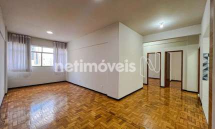 Apartamento para locação no Centro com 135 m² e 4 dormitórios/quartos disponíveis.