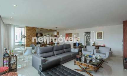 Apartamento à venda no bairro Sion com 162 m² e 4 dormitórios/quartos disponíveis.