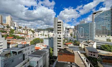 Apartamento à venda no bairro Serra com 82m² e 3 dormitórios/quartos disponíveis.
