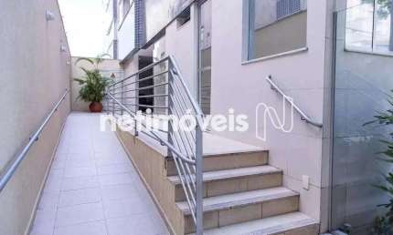 Cobertura à venda no bairro Gutierrez com 180 m² de área útil.
