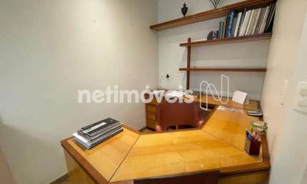 Escritório à venda no bairro Savassi com 30 m² de área útil disponível.