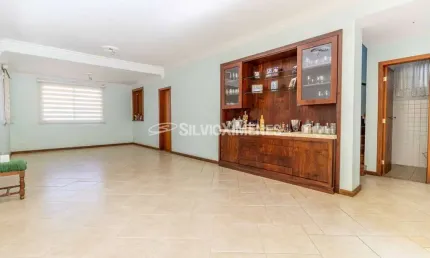 Casa para locação e venda com 340m², 5 quartos e 6 vagas