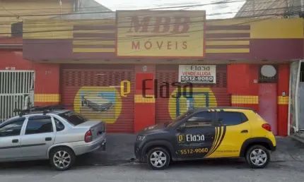 Casa residencial com salão em JD Irapiranga - Zona Sul
