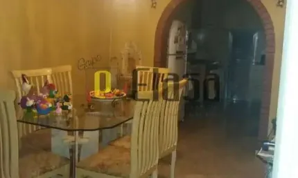 Casa térrea com 2 dormitórios, 1 vaga, 190,00m², em Campo Belo, São Paulo, SP.