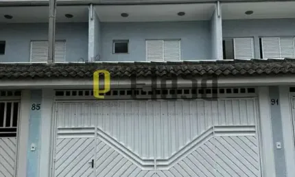 Sobrado em rua fechada , 4 dormiórios sendo 3 suítes  armários ar condicionado  2 vagas !