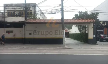 Oportunidade imperdível: imóvel comercial estratégico em zona de eixo estrutural!