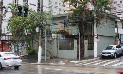 Casa à venda na Avenida Adolfo Pinheiro, 2420, Santo Amaro, São Paulo