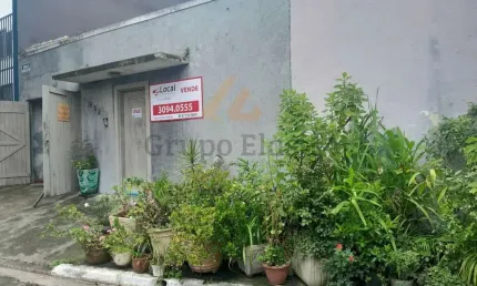 Casa com Duas Frentes à Venda em Santo Amaro - Localização Privilegiada!