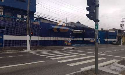 Ponto Comercial com Pátio Amplo e Sobrado para Empresas, Depósitos ou Oficinas -  Av. Atlântica