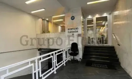 Andar Comercial Inteiro à Venda no Paraíso -  2 Salas Amplas, Vagas e Vista Livre