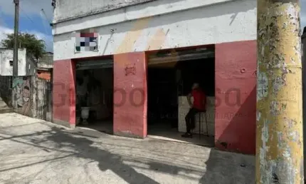 Casa à venda na Rua Quisiro, 776, Jardim Souza, São Paulo