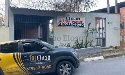 Casa à venda na Estrada das Canjaranas, 236, Valo Velho, Itapecerica da Serra