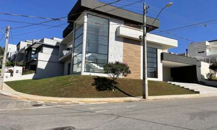 Casa em Condomínio para Venda em Bragança Paulista, Condomínio Residencial Euroville II, 3 dormitórios, 3 suítes, 4 banheiros, 4 vagas