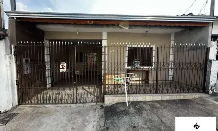 Casa para Venda em Bragança Paulista, Centro, 3 dormitórios, 2 banheiros, 1 vaga