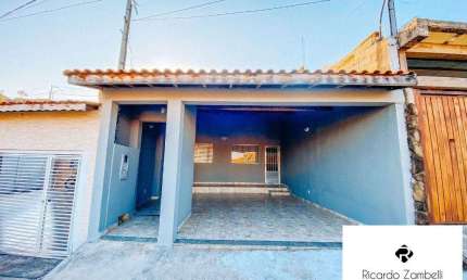 Casa para Venda em Bragança Paulista, Vila São Caetano, 2 dormitórios, 1 banheiro, 2 vagas