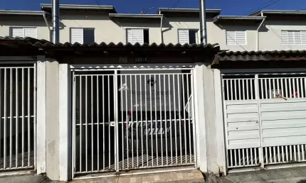 Sobrado para Venda em Bragança Paulista, Jardim Recreio, 2 dormitórios, 2 banheiros, 1 vaga