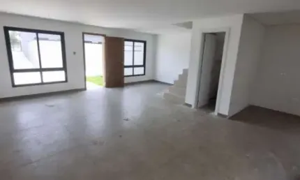Sobrado com 3 quartos  à venda, 100.00 m2 por R$694000.00  - Xaxim - Curitiba/PR