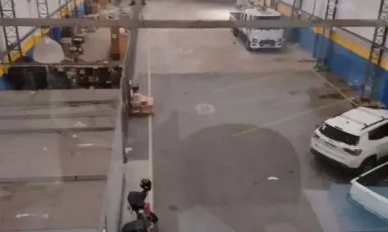 ÓTIMO GALPÃO COM 1.100m² DE ÁREA ÚTIL E 2.100m² DE ÁREA TOTAL.