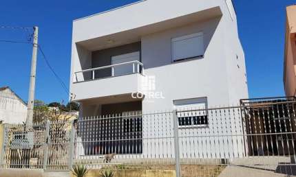 Casa 03 dormitórios e 03 vagas de garagem no bairro Camobi