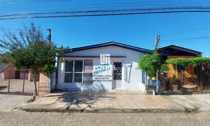 Casa 4 dormitórios sendo 2 suítes e 1 vaga de garagem no Bairro Lorenzi localiza