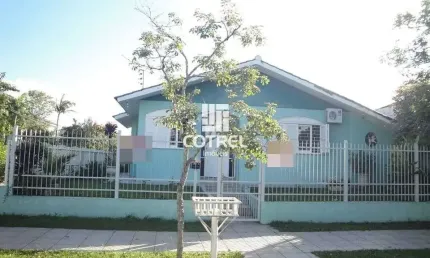 Casa 4 dormitórios sendo uma suíte , 4 banheiros e 2 vagas de garagem