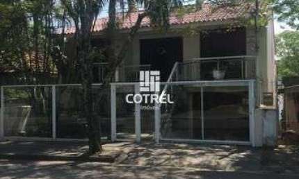 Casa Alto Padrão Situada no Bairro Nsª Srª das Dores
