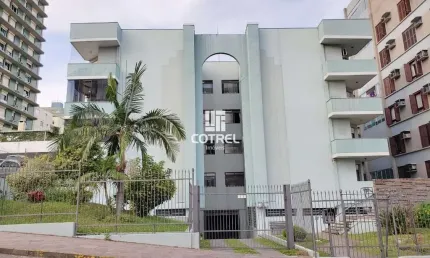 Apartamento com 3 dormitórios, suíte e garagem no Bairro Centro