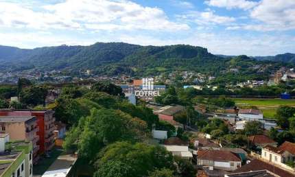 Apartamento mobiliado com 2dormitorios , 1 banheiro social e 1 vaga de garagem